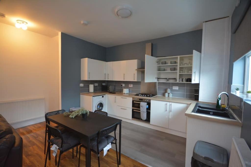 Lovely 4Bedroom Apartment London Eksteriør bilde